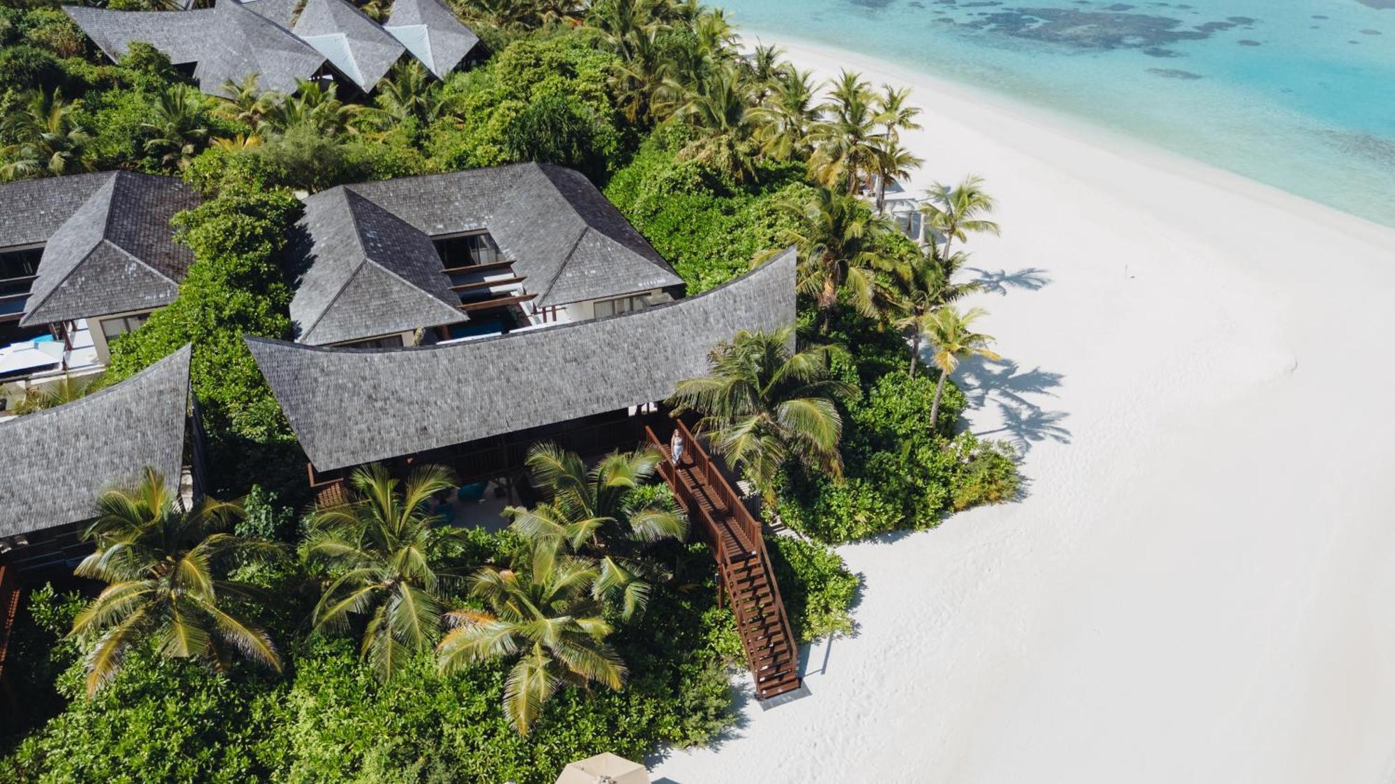 Курортний комплекс And - Maldives 5*